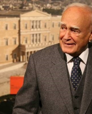 Ο Παπούλιας καλεί τους πολιτικούς αρχηγούς