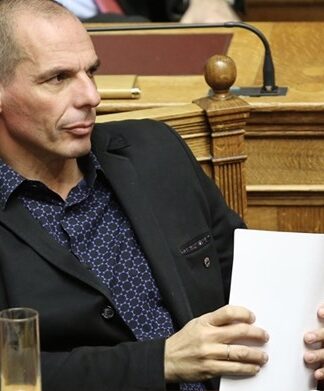 Καταγγελία Βαρουφάκης στη Βουλή: “Βρήκα μπάχαλο στο υπουργείο Οικονομικών”