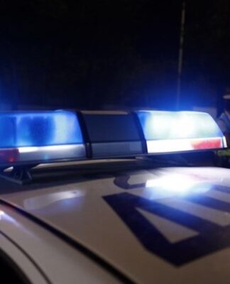 Τραυμάτισαν τροχονόμο μέσα σε περιπολικό στα Εξάρχεια