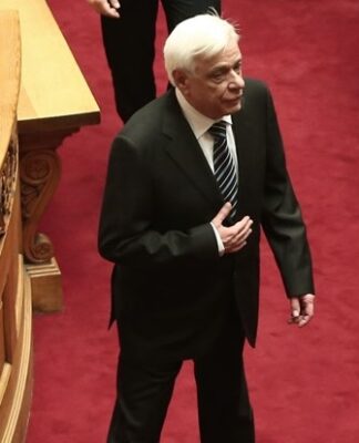 Το “ευχαριστώ” του Παυλόπουλου στον Κώστα Καραμανλή
