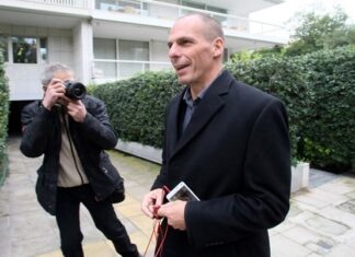 “Φρένο” στα σενάρια αύξησης ΦΠΑ από τον Βαρουφάκη
