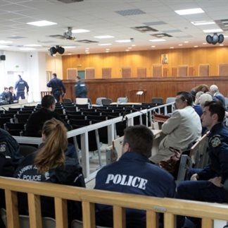 ΔΙΚΗ ΧΡΥΣΗΣ ΑΥΓΗΣ: Πρώτοι μάρτυρες οι γονείς του Παύλου Φύσσα