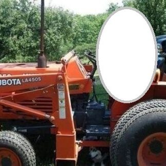 Θα πάθετε πλάκα όταν δείτε τον οδηγό αυτού του τρακτέρ!