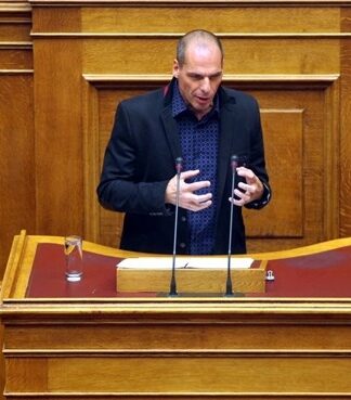 Οργή Βαρουφάκη για τη διαρροή της λίστας στους Financial Times