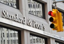 Standard & Poor’s: Υποβάθμισε την Ελλάδα σε “CCC+” από “Β-“