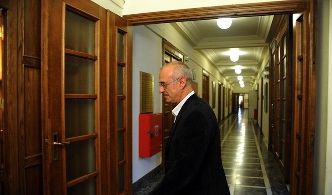 Ένα βήμα από το κραχ η χώρα τον Φεβρουάριο