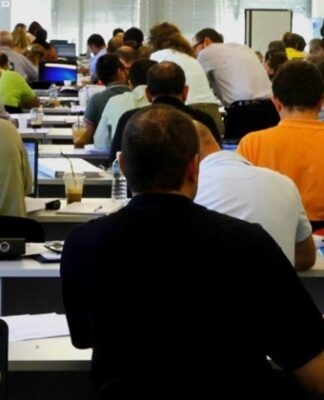 Νέο μισθολόγιο δημοσίων υπαλλήλων εξετάζει η κυβέρνηση