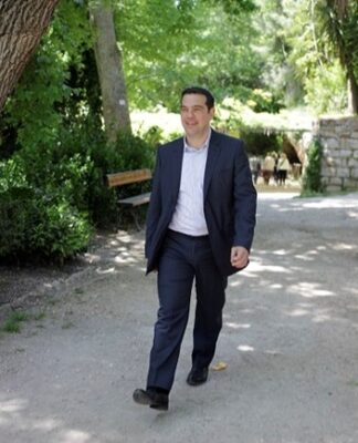 Διαδήλωση φοιτητών με… ταξί στο σπίτι του Τσίπρα!