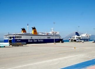 Συνέβη και αυτό στην Πάτρα: Αυτοκίνητο τράκαρε με… πλοίο! (Φωτο)