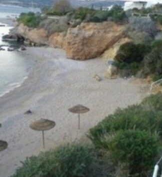 Αυτή είναι η πιο…μυστική παραλία της Αθήνας (Φωτο)