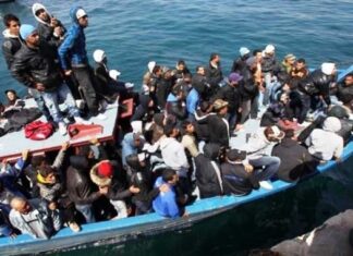 Ανεξέλεγκτη κατάσταση στη Λέσβο από την άφιξη εκατοντάδων προσφύγων