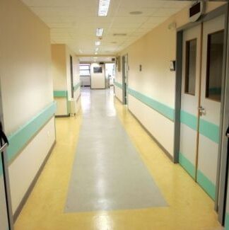Σάλος σε γνωστό νοσοκομείο της χώρας! Ζήτησαν από ασθενή να υπογράψει πως…