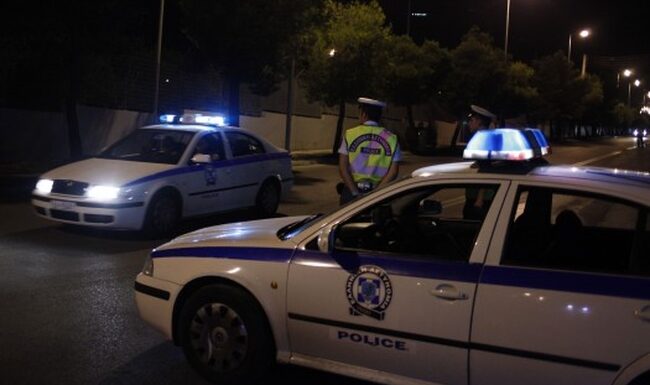 Γνωστός Έλληνας ηθοποιός μεθυσμένος παραβίασε κόκκινο, χτύπησε μηχανόβιο και τον εγκατέλειψε