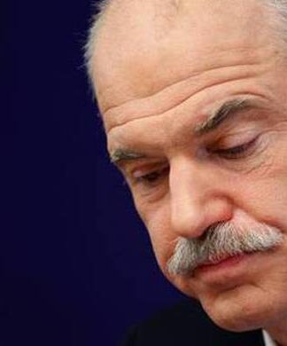 Προκαλεί ο Παπανδρέου: Κουνάει το δάχτυλο στην κυβέρνηση!