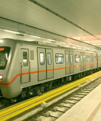 ΕΚΤΑΚΤΟ: Πανικός στο Μοναστηράκι – Άνδρας έπεσε στις γραμμές του Μετρό