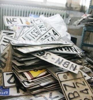 Επιστρέφονται από σήμερα πινακίδες και άδειες κυκλοφορίας