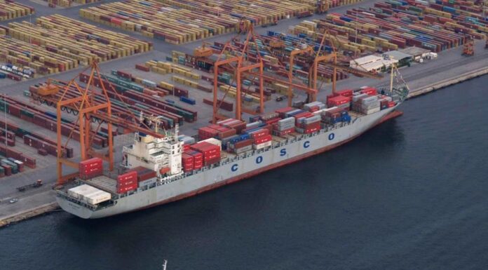 Τα capital controls έπληξαν τη διακίνηση containers στον Πειραιά