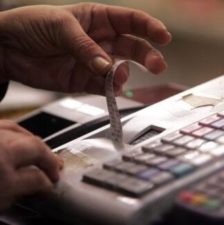 ΤΕΛΟΣ στα πρόστιμα σε όσους ΔΕΝ κόβουν αποδείξεις – Δείτε τι αλλάζει!