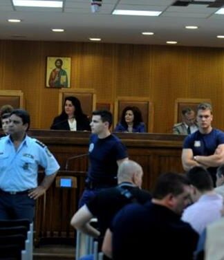 Στις 8 Σεπτεμβρίου επαναλαμβάνεται η δίκη της Χρυσής Αυγής