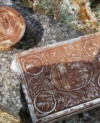 Χάθηκε η θαυματουργή εικόνα της Αγίας Βαρβάρας στην Κεφαλονιά! (φωτο)