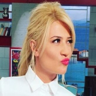 Θα μας τρελάνει: Κάθε μέρα και πιο… “καυτή” η Φαίη Σκορδά!
