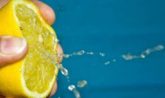 Δε φαντάζεστε τι μπορείτε να καθαρίσετε με το λεμόνι