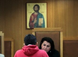 ΔΙΚΗ ΧΡΥΣΗΣ ΑΥΓΗΣ: “Έτσι συνέλαβα τον Ρουπακιά” – Τι κατέθεσε ο αστυνομικός της ομάδας ΔΙΑΣ