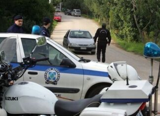 ΦΡΙΚΗ στην Μυτιλήνη: Ζούσε με τον νεκρό αδελφό του για 20 μέρες!