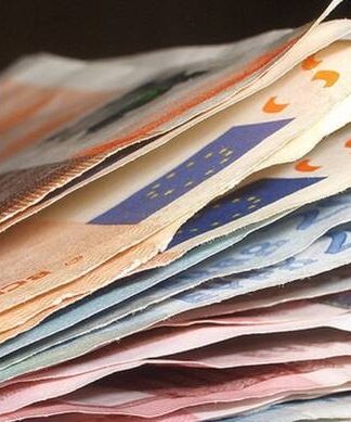 ΣΟΚ: Από μισθούς και συντάξεις ξεκινούν οι κατασχέσεις