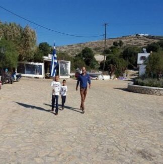 Θαυμάστε τους: Σε ποιο μέρος της χώρας μας έγινε παρέλαση με μόλις 3 άτομα;;;