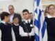 Συγκίνηση για τον 11χρονο τυφλό σημαιοφόρο στον Πειραιά
