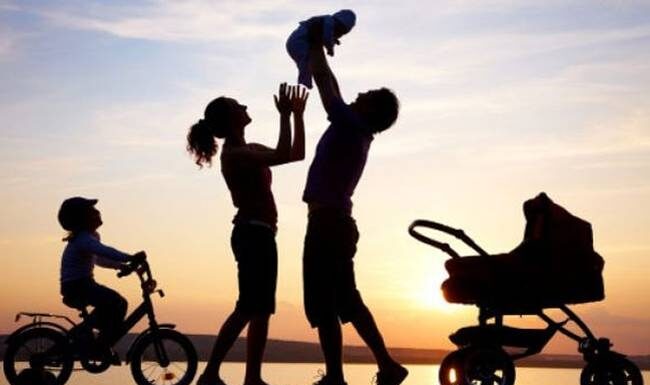 «Θρίλερ» με τα οικογενειακά επιδόματα – Στο «κόκκινο» η αγωνία 635.000 δικαιούχων
