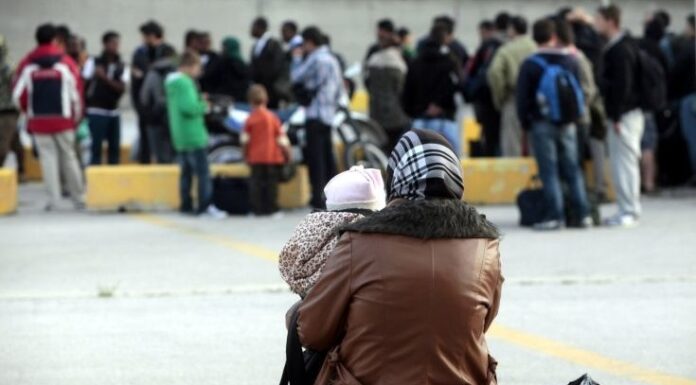 ΛΙΜΑΝΙ ΠΕΙΡΑΙΑ: Πάνω από 3.000 πρόσφυγες αποβιβάστηκαν σήμερα