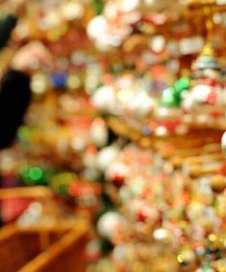 ΕΜΠΟΡΙΚΟΣ ΣΥΛΛΟΓΟΣ ΝΙΚΑΙΑΣ: Το Χριστουγεννιάτικο ωράριο των καταστημάτων