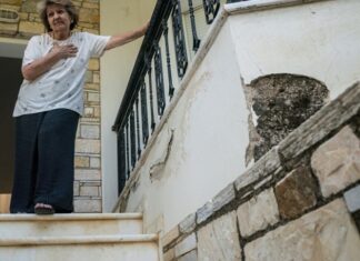 Η αγωνία της μητέρας του Τσίπρα: Το τρελάνανε το παιδάκι μου