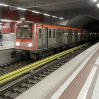 ΣΟΚ: Άνδρας έπεσε στις γραμμές του Μετρό