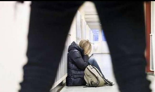 Σοκ στη Θεσσαλονίκη: Δάσκαλος κατηγορείται ότι ασέλγησε σε βάρος 10 μαθητριών του