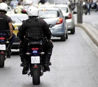 ΣΟΚ: Γιoς κορυφαίου επιχειρηματία ΣΚΟΤΩΣΕ χθες πεζό στο Παλαιό Φάληρο!