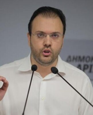 Περιοδεία Θεοχαρόπουλου με κλιμάκιο της ΔΗΜΑΡ στον Πειραιά