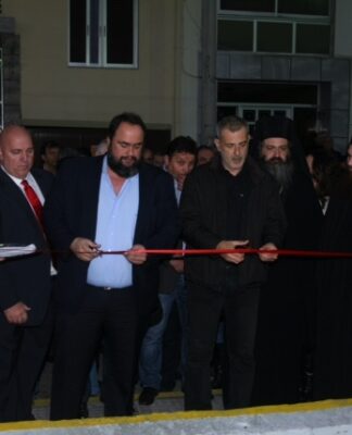 Λαμπρά εγκαίνια για το ανακαινισμένο Δημοτικό Γήπεδο Καμινίων