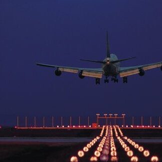 Η ΕΥΡΩΠΗ ΣΕ ΑΜΟΚ: Απαγορευτικό σε εταιρείες να πετούν μέσα στα σύνορά της
