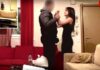 Βίντεο: Μια μελαχρινή, μερικά σουβλάκια κι ένας ντελιβεράς στην κορυφαία φάρσα της χρονιάς!