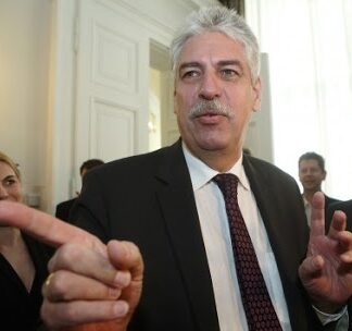Αυστριακός ΥΠΟΙΚ: Ο ΣΥΡΙΖΑ τηρεί το μνημόνιο καλύτερα από όλους!