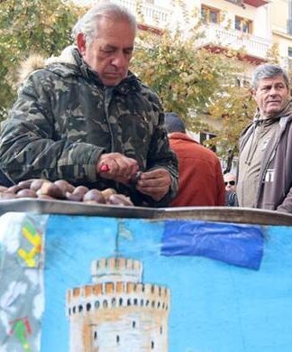 Θεσσαλονίκη: Επέστρεψε στο πόστο του ο καστανάς (pics)