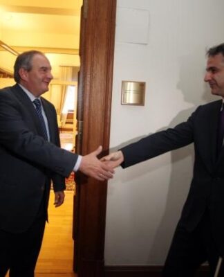 Σε θετικό κλίμα οι συναντήσεις Μητσοτάκη με Καραμανλή και Σαμαρά