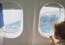 ΤΟ ΞΕΡΑΤΕ; Γιατί τα παράθυρα των αεροπλάνων είναι στρογγυλά;