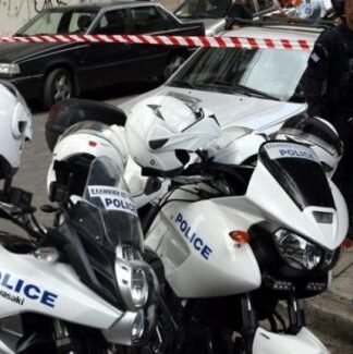 ΤΡΟΜΟΣ στην Πατησίων: Λήστεψαν αστυνομικό και του έκλεψαν το όπλο!