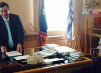 Το ΠΡΩΤΟ ομόφυλο ζευγάρι που υπέγραψε σύμφωνο συμβίωσης στην Αθήνα