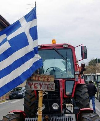 Τα τρακτέρ «πνίγουν» την κυβέρνηση – ΜΠΛΟΚΑ σε όλη τη χώρα