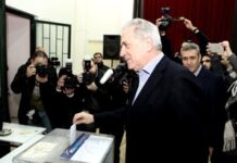 Στην Κηφισιά ψήφισε ο Αβραμόπουλος
